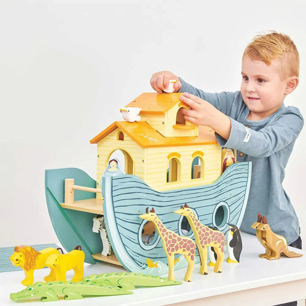Arche Noah Holzspielset mit Noah, seiner Frau und 10 Tierpaaren - Image 2