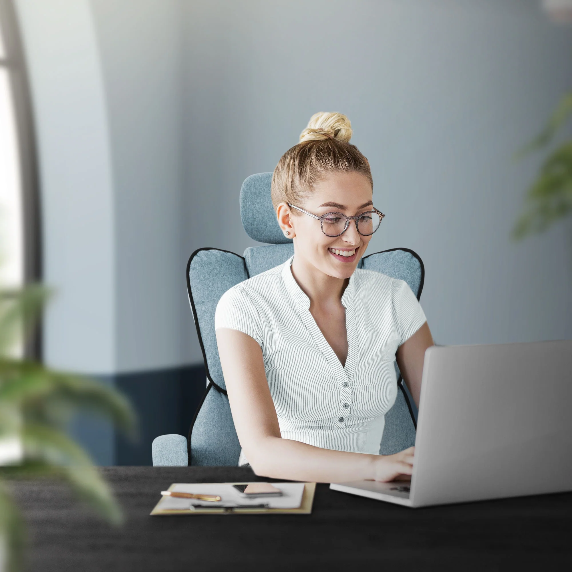 Bürostuhl ergonomisch mit hoher Rückenlehne und Rollen, höhenverstellbar, Wippfunktion - Image 16