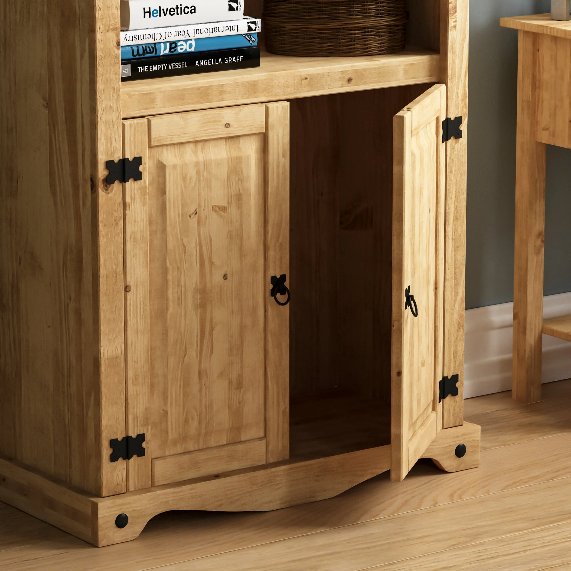 Corona Bücherregal aus massivem Kiefernholz mit 2 Türen – Aufbewahrungs- und Präsentationseinheit - Image 7