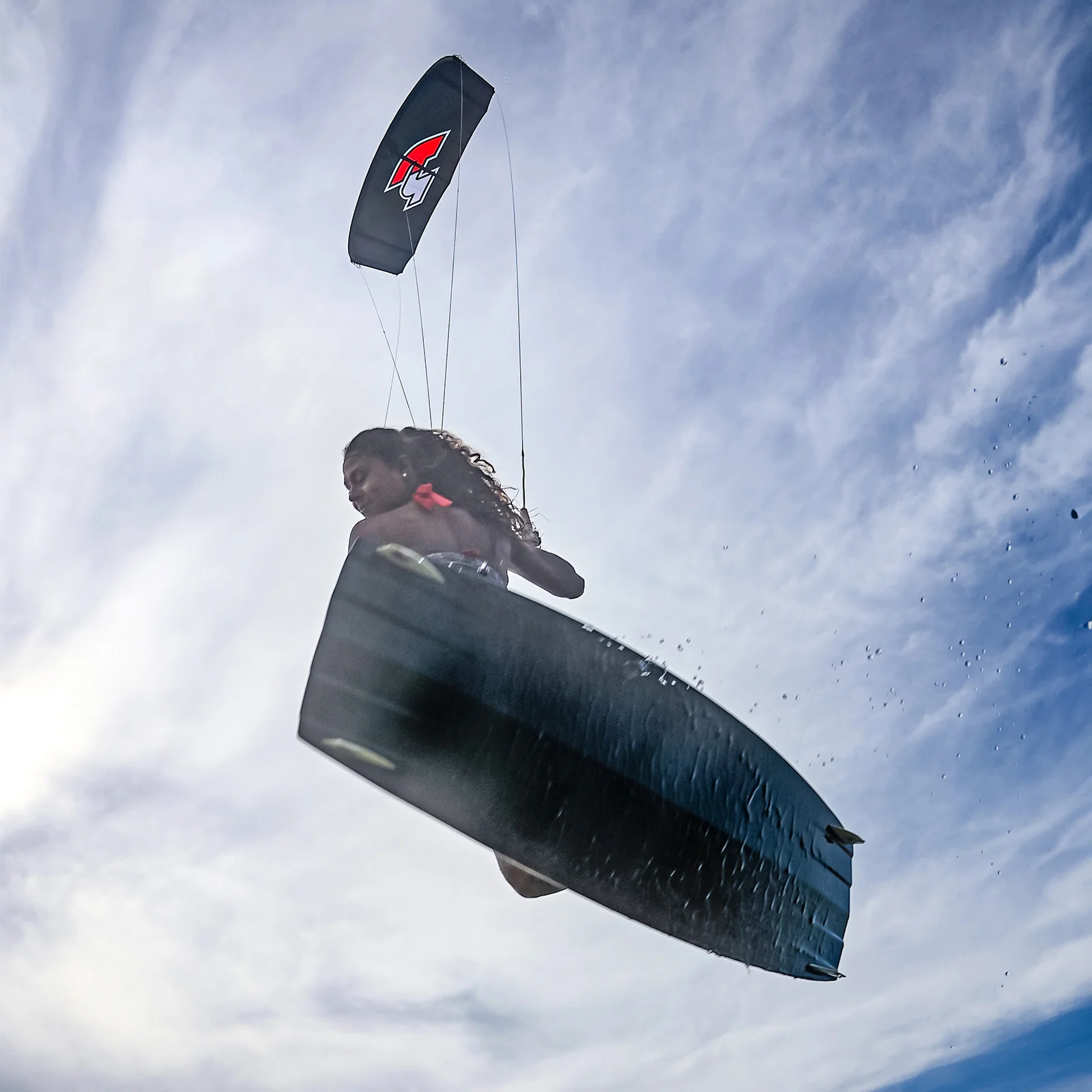 F2 Damen Kiteboard Estefania Rosa Promodel Carbon Board 133 cm Schwarz - Image 4