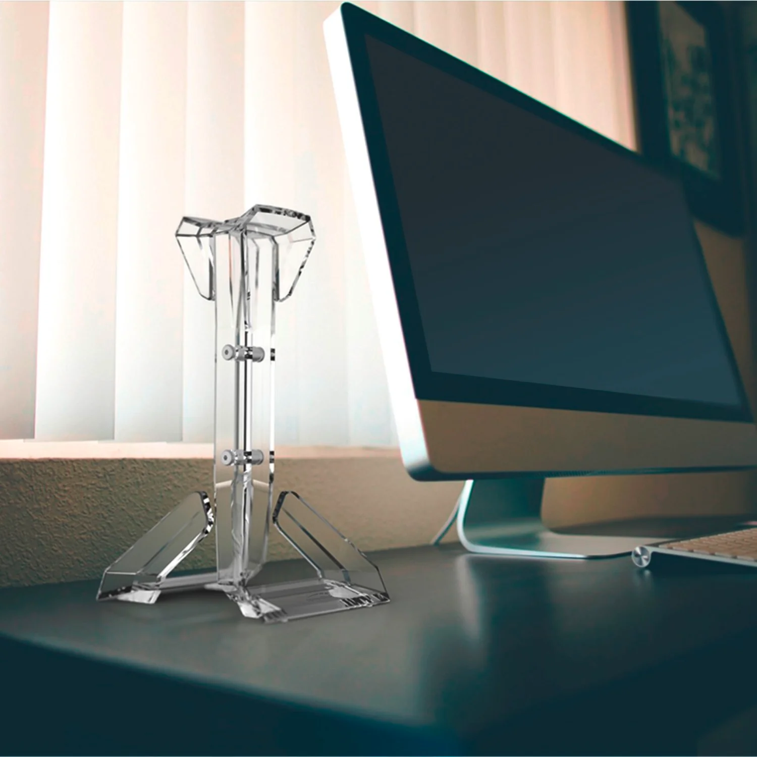 GANT Acrylic Headset Stand - Image 6