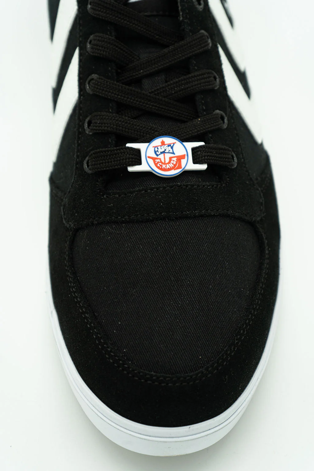 Hansa Rostock LaceTag blau/weiß/rot Schuh-Accessoires zum Einfädeln in Schnürsenkel. 1 Set= 2 Stück - Image 3