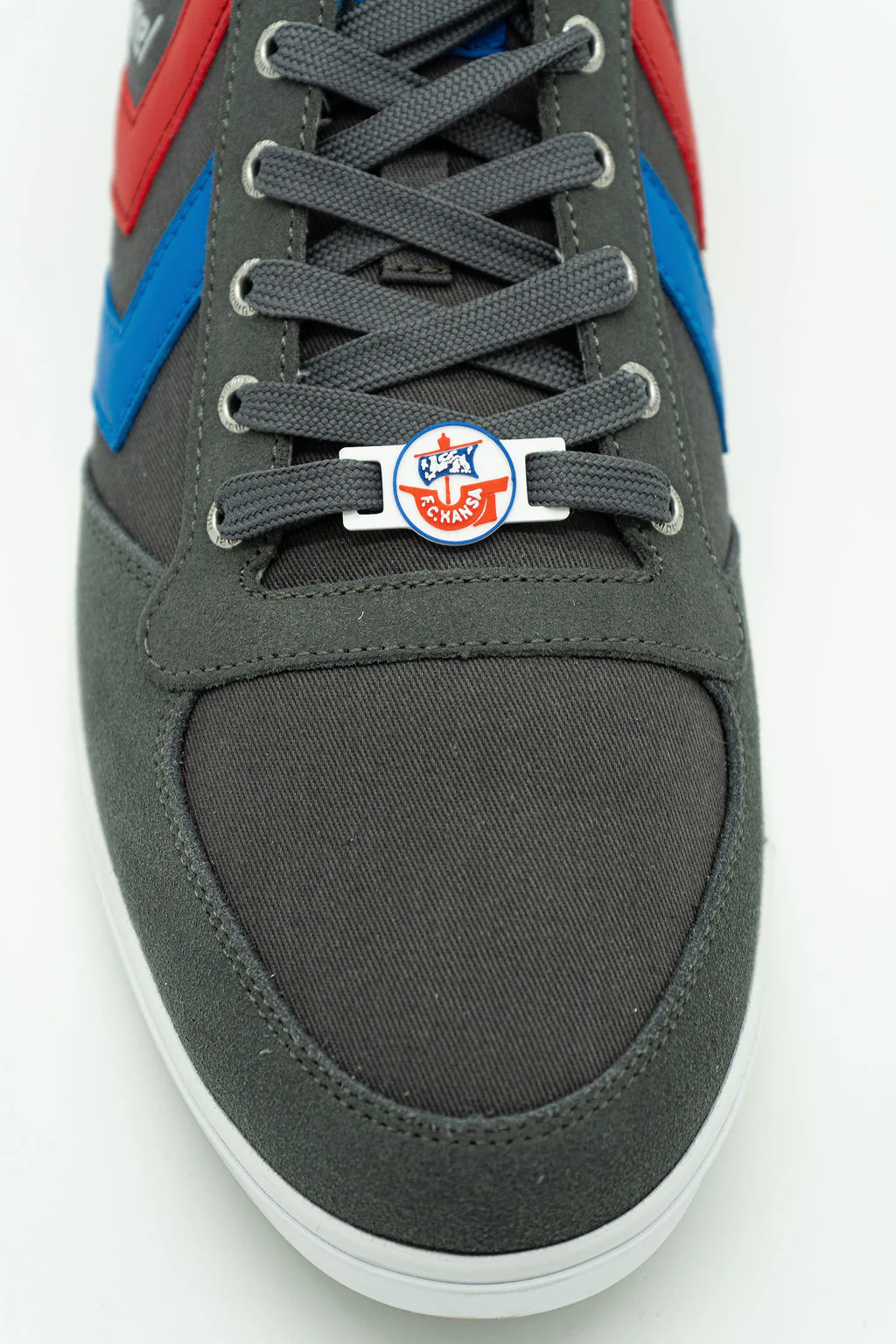 Hansa Rostock LaceTag blau/weiß/rot Schuh-Accessoires zum Einfädeln in Schnürsenkel. 1 Set= 2 Stück - Image 4