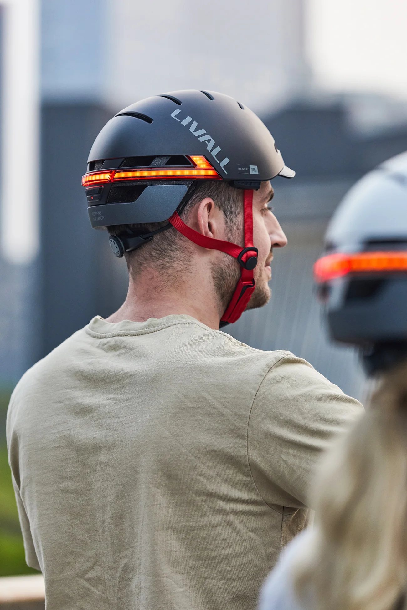 LIVALL BH51M NSO, Fahrradhelm, SOS-Alarm-System, integrierte JBL-Lautsprecher - Image 2