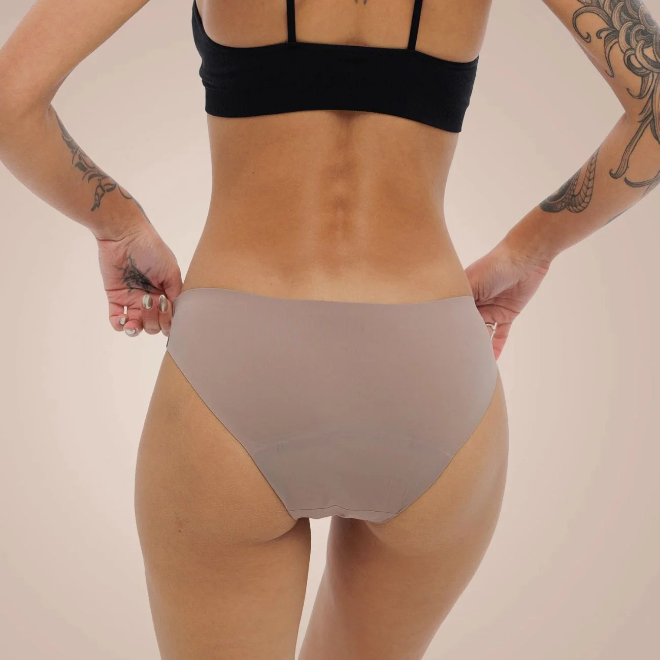 Nahtlose Periodenunterwäsche – Menstruationsslip aus Bio-Baumwolle, Beige XXL - Image 7