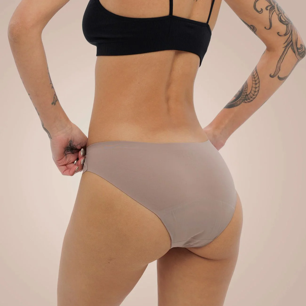 Nahtlose Periodenunterwäsche – Menstruationsslip aus Bio-Baumwolle, Beige XXL - Image 8