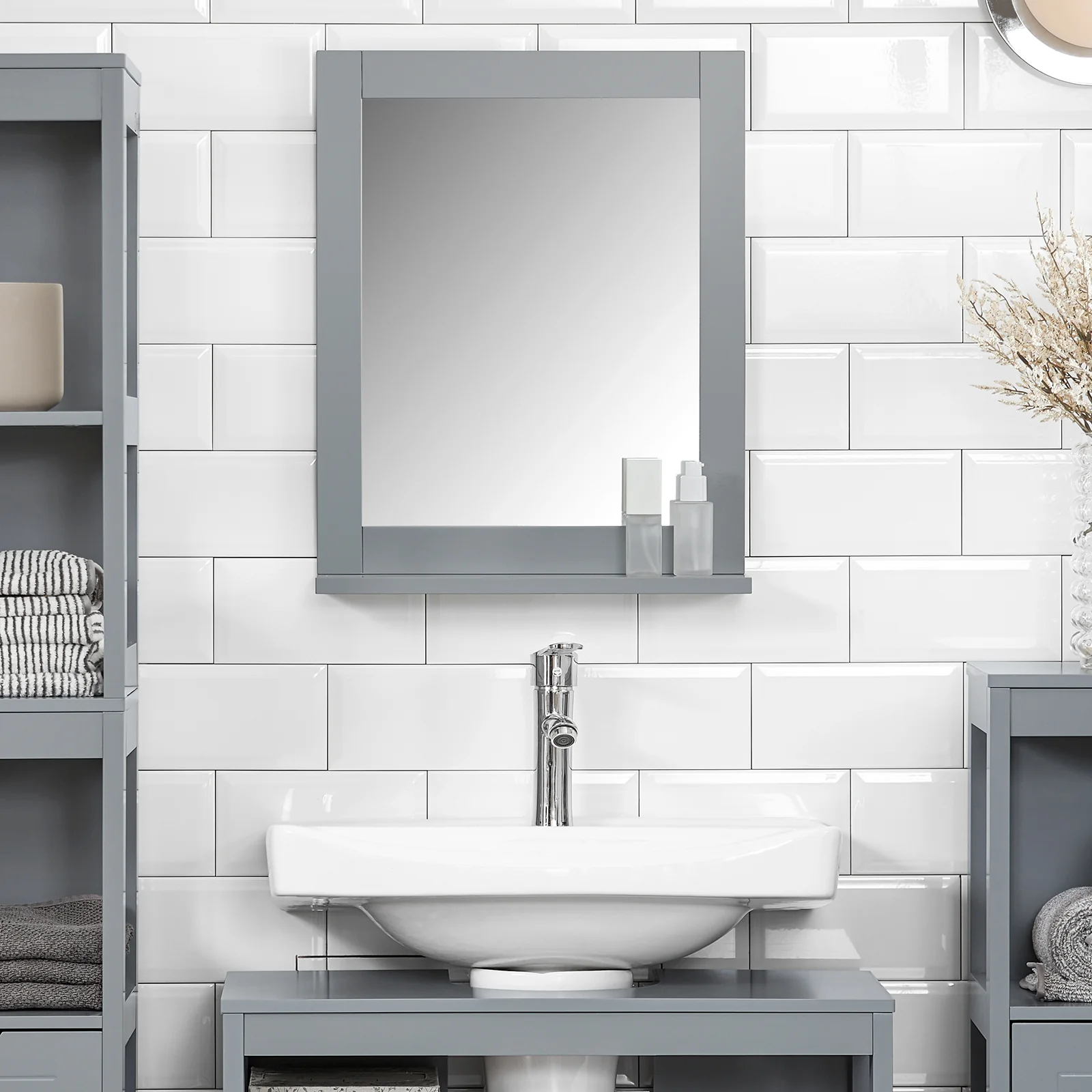 SoBuy Badezimmerschrank Hängend mit Spiegel und Ablage Weiß 40x49x10cm FRG129-W für Wandmontage - Image 13