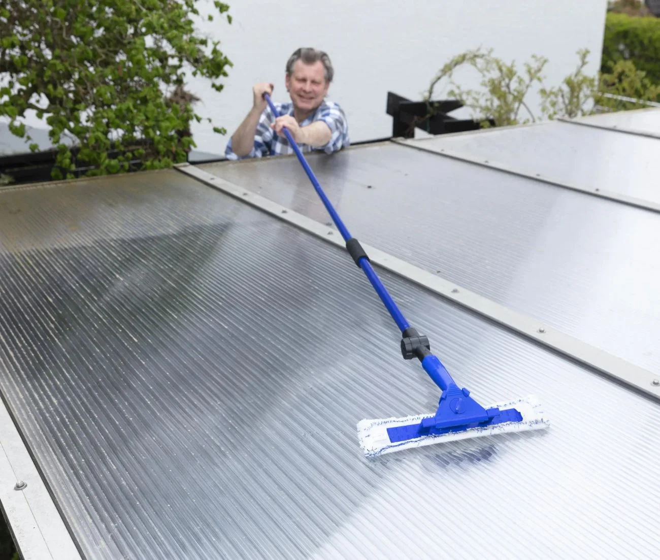 Teleskop-Fensterwischer mit Schmutzkratzer, bis 3,88 m ausziehbar - Image 4