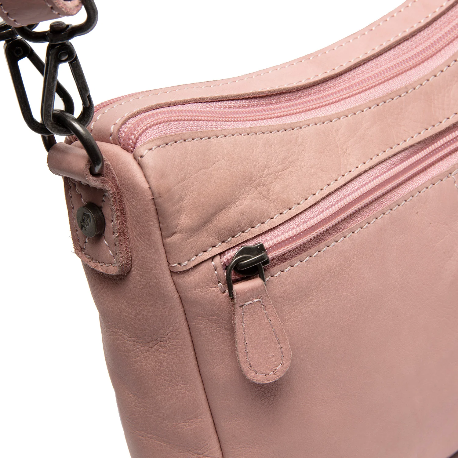 The Chesterfield Brand C48.1371 Irving Schultertasche Washed Waxed Leder 06 beige - Image 30
