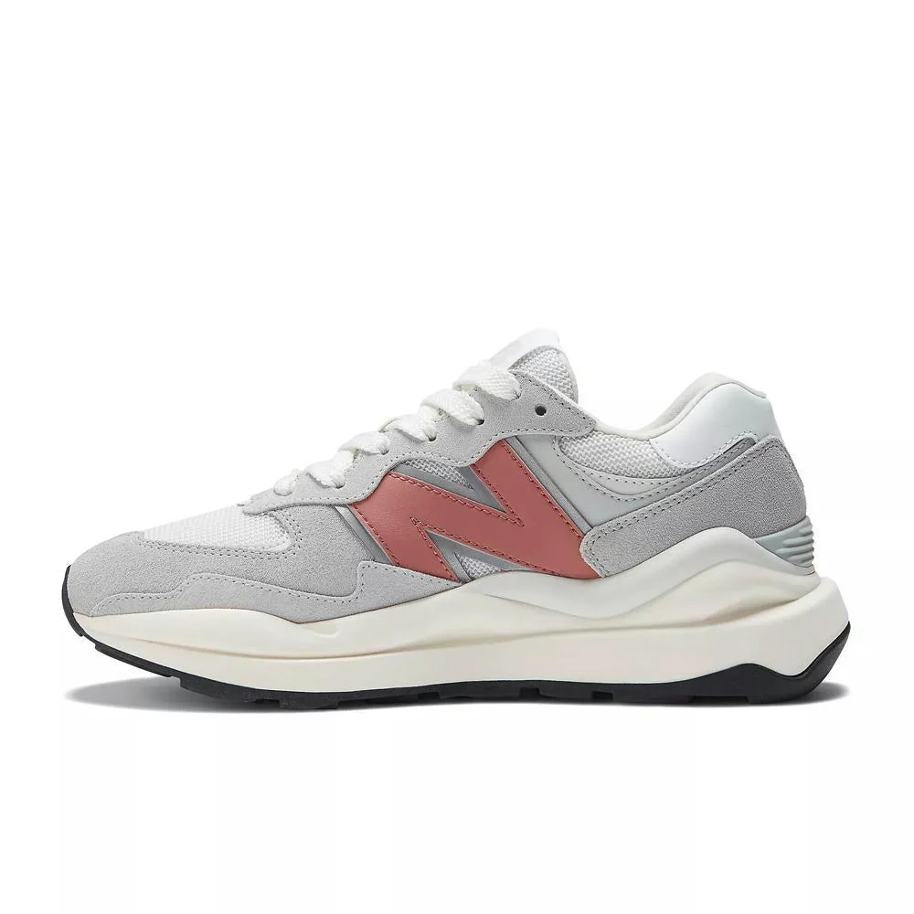 Turnschuhe Frau New Balance 57/40 Grau - Image 28